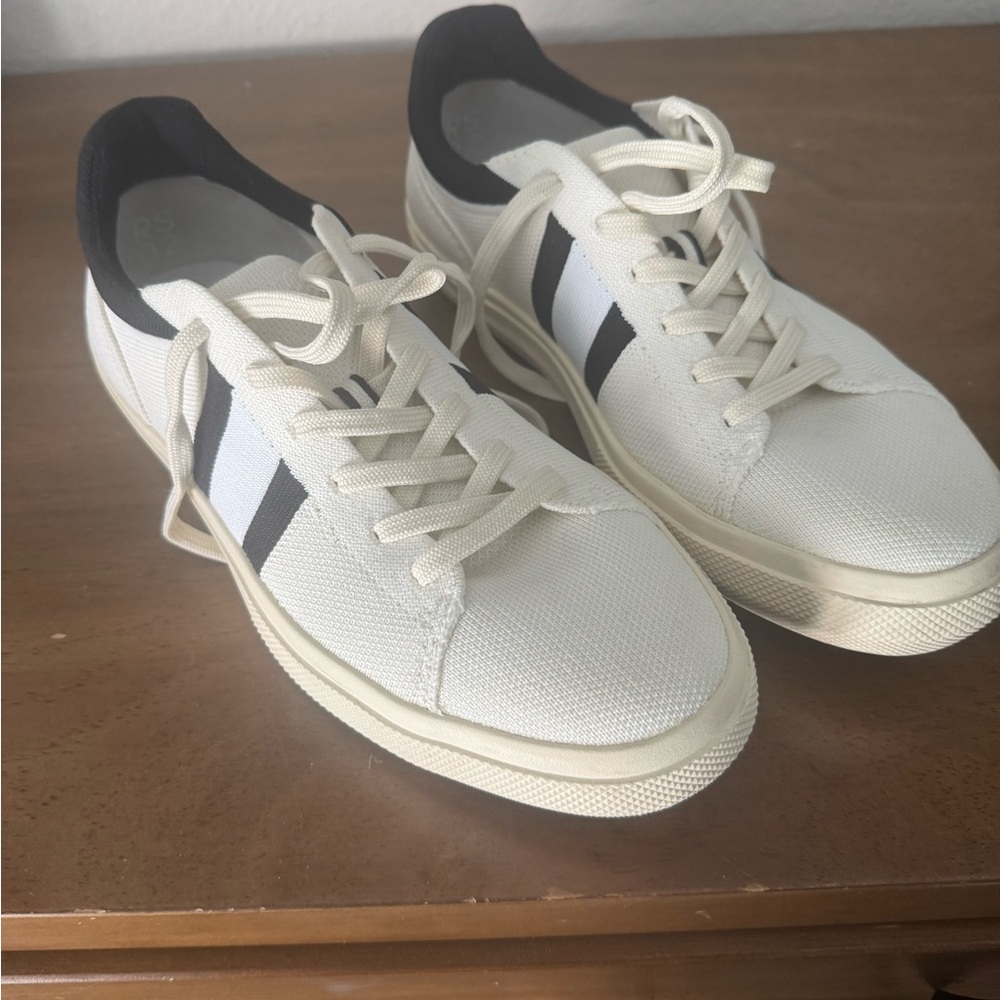 Rothy's Cream and Black Men's Sneakers